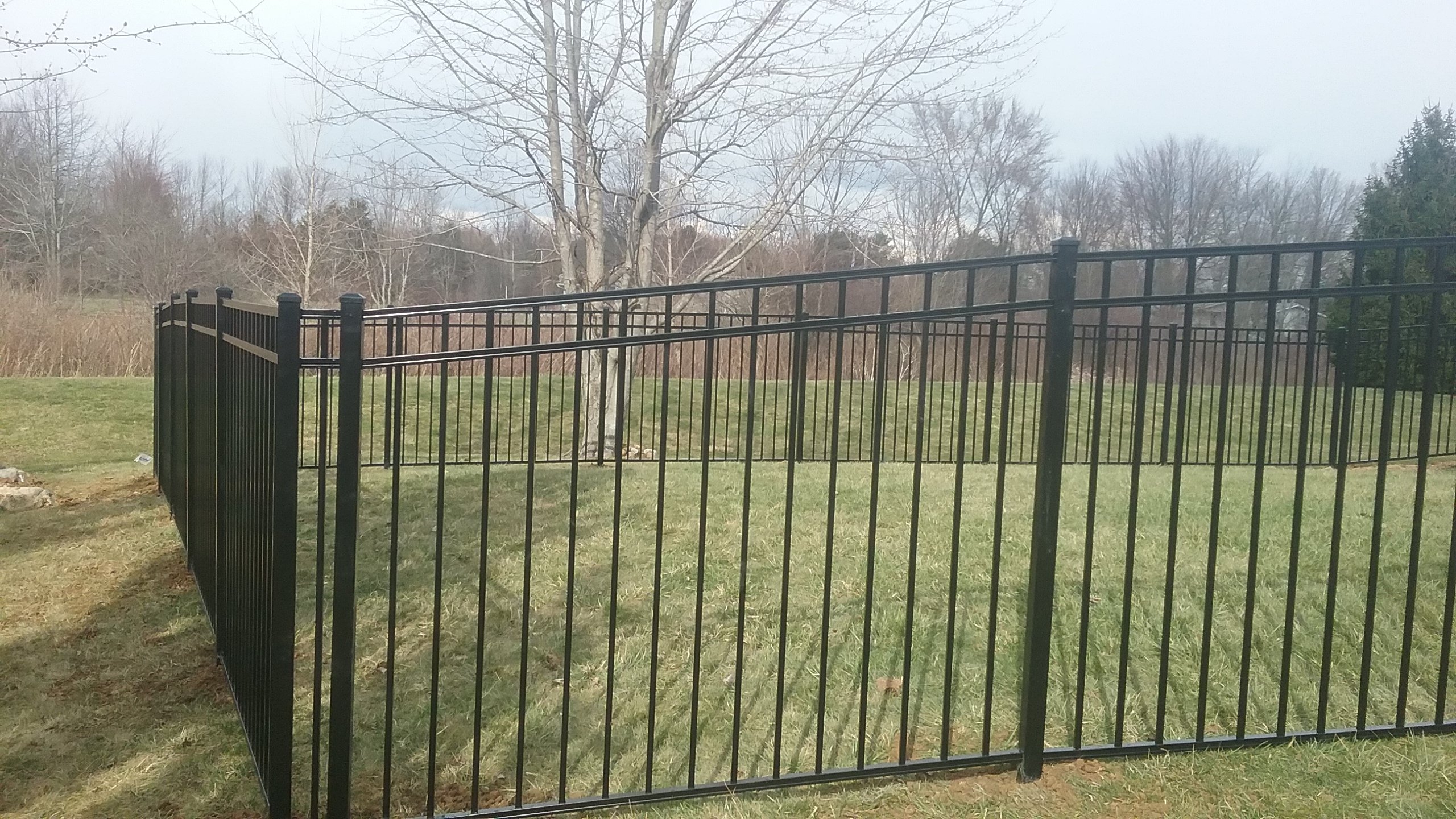 Fencing contractor Newark, OH McCoy's Fence Co.